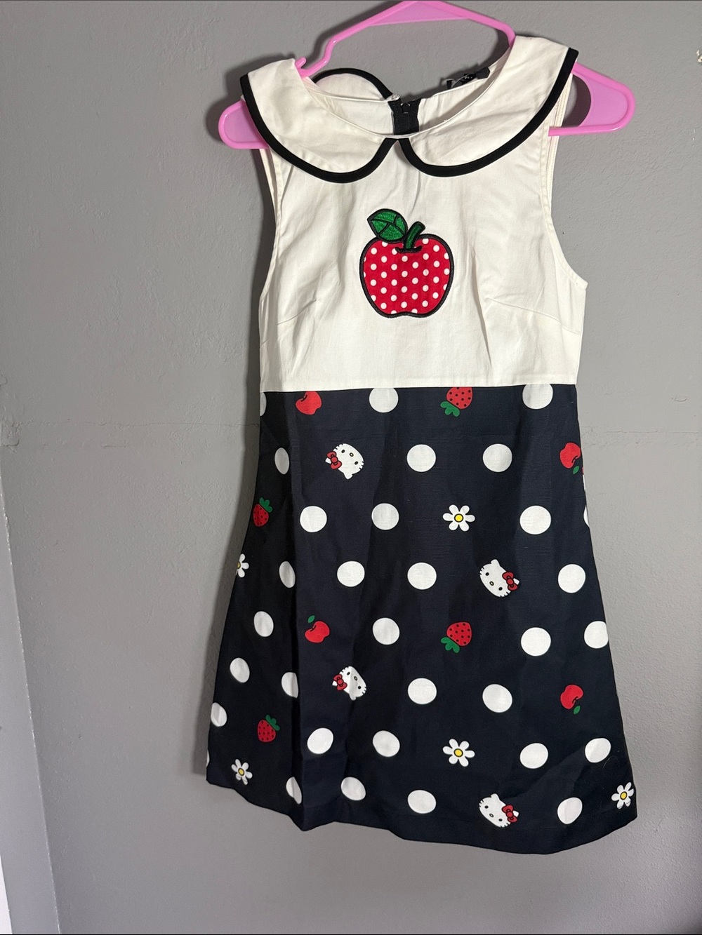 Women’s Hello kitty dress size small